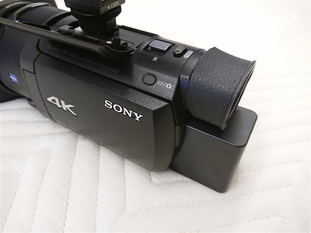 価格.com - 『ビューファインダーがプラスチッキーなのでレザー風カバーをセット』SONY FDR-AX60 aratomo28さんの