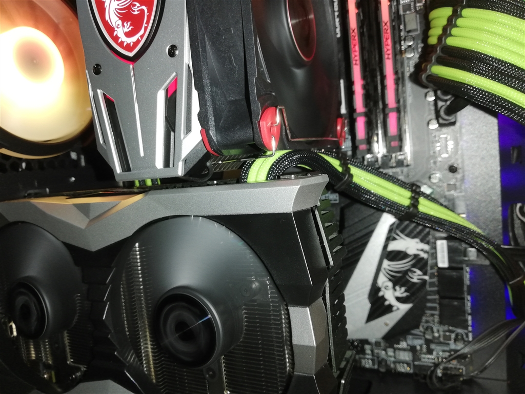 価格.com - 『グラボ縦置き時の干渉具合』MSI CORE FROZR L 価格.com - 『グラボ縦置き時の干渉具合』MSI CORE FROZR L