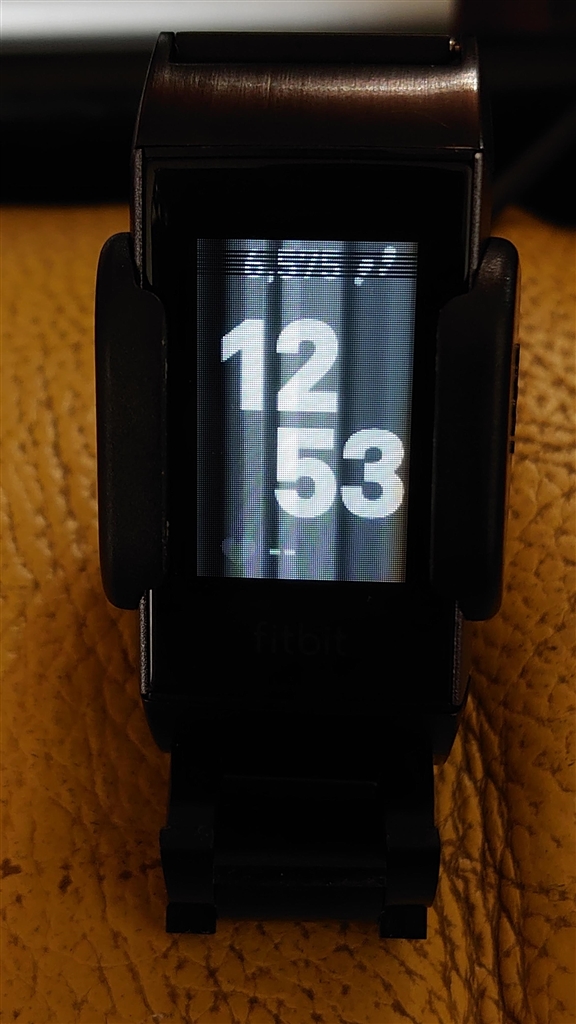 価格.com - 『画面に無数の線が』Fitbit Charge 3 FB410GMBK-CJK 