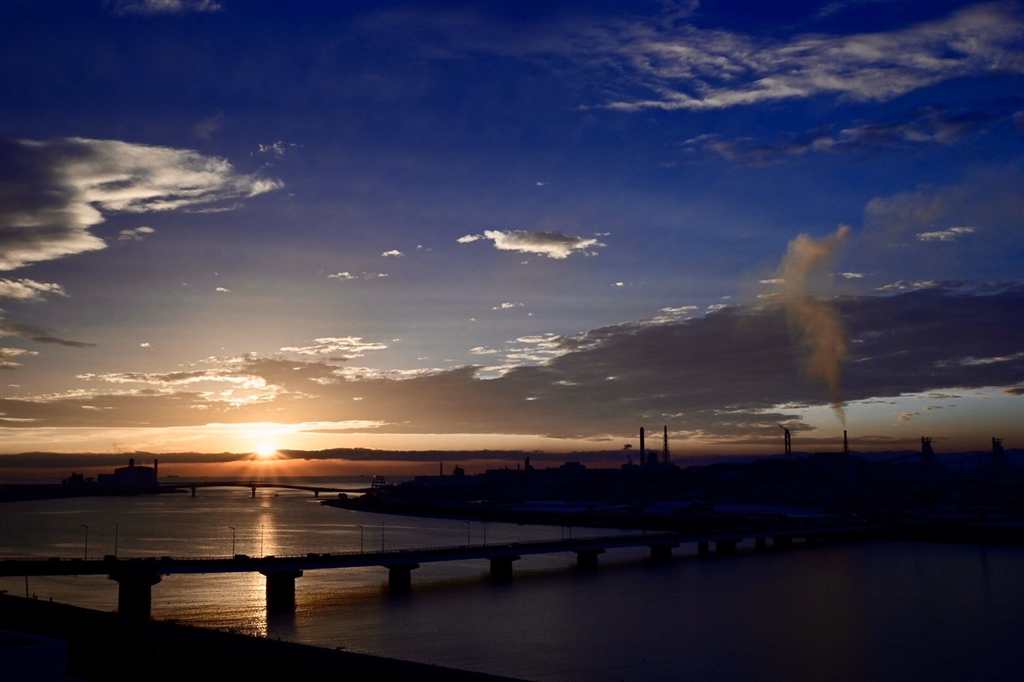 価格.com - 『【作例6：青い夕焼け：キットレンズ短】』ニコン Z 50