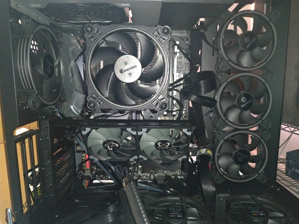 価格.com - 『グラボの裏側。ファンを取り付けM.2SSDに底面からの風を