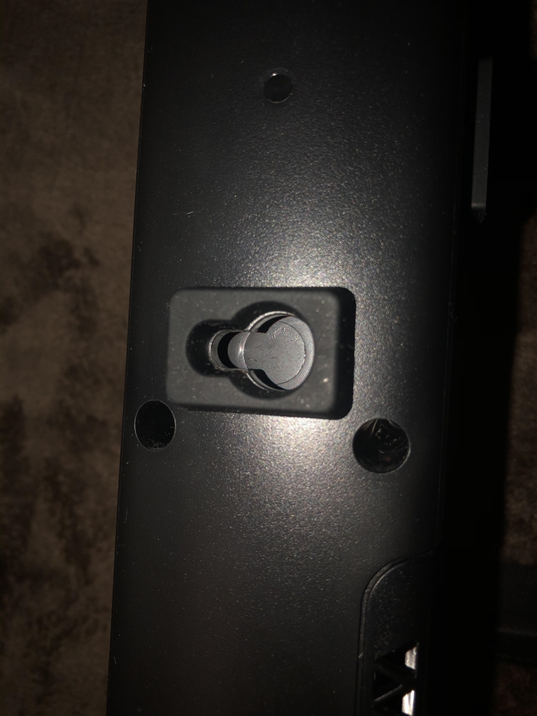 価格.com - 『不安な壁掛けの穴』DENON DHT-S216 こんにゃくさんさんの