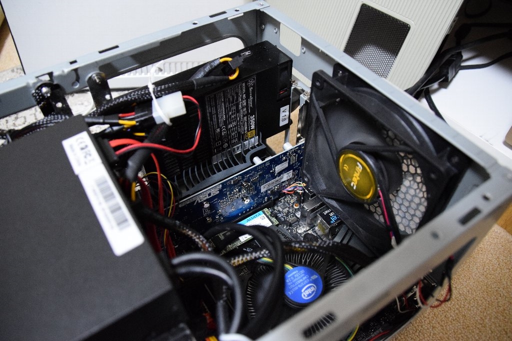 価格.com - 『3．電源取付とケースファン』SILVERSTONE SST-FX350-G