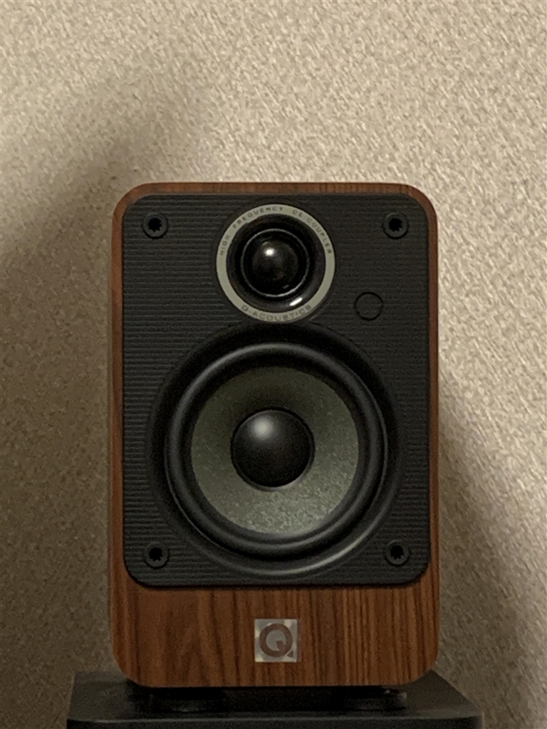 価格.com - 『正面写真』Q Acoustics 2010i [Walnut ペア] パンダンテ