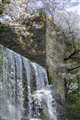 F1.6 散りゆく桜と滝
