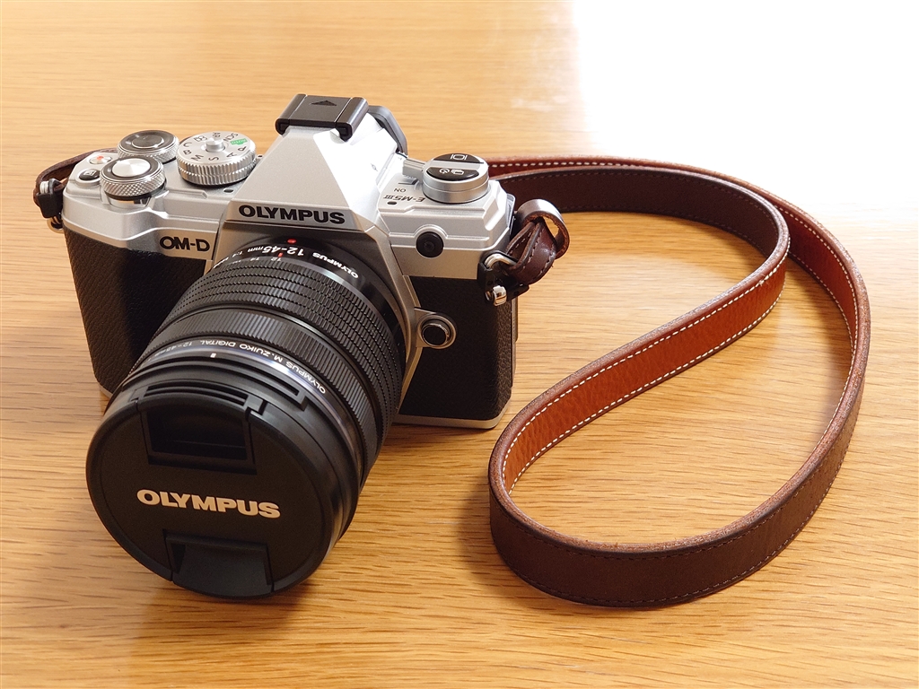 価格.com - 『フード無しなら更に携帯性が増します。』オリンパス M