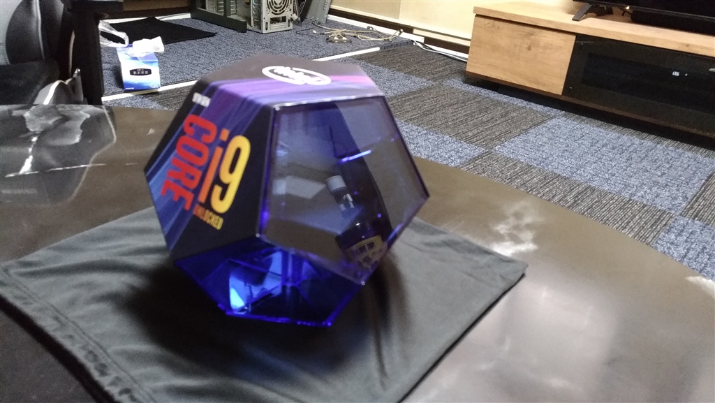 価格.com - 『ディスプレイケース、要るか？』インテル Core i9 9900K