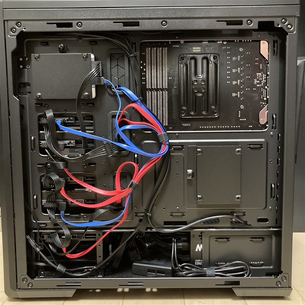 価格.com - 『側面(正面右)』COOLER MASTER MasterBox CM694 MCB