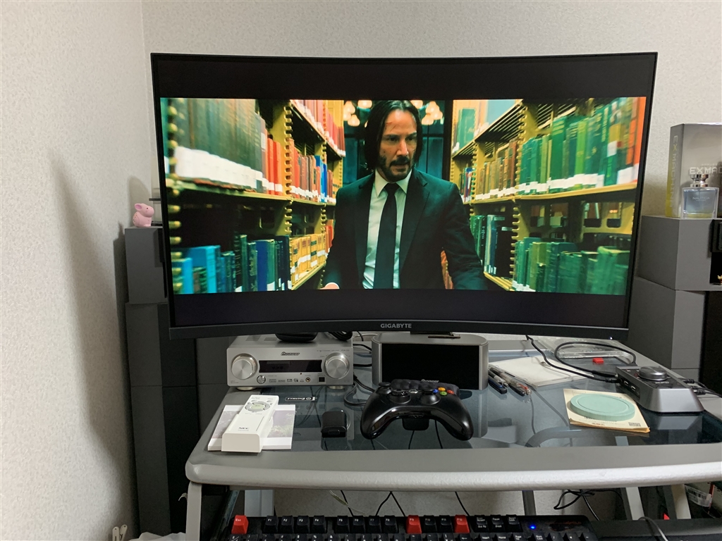 価格.com - 『デスクいっぱいいっぱいです』GIGABYTE G32QC [31.5