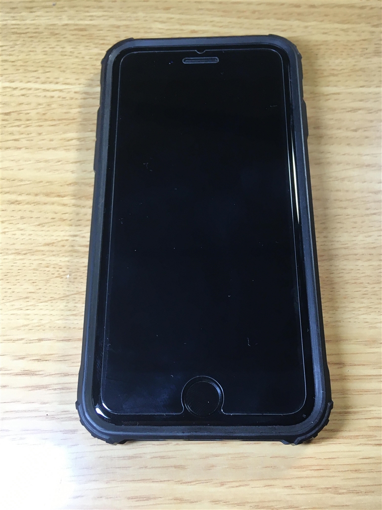 価格.com - 『黒枠のケースを使うとほとんど黒いiphone』Apple iPhone SE (第2世代) 64GB SIMフリー