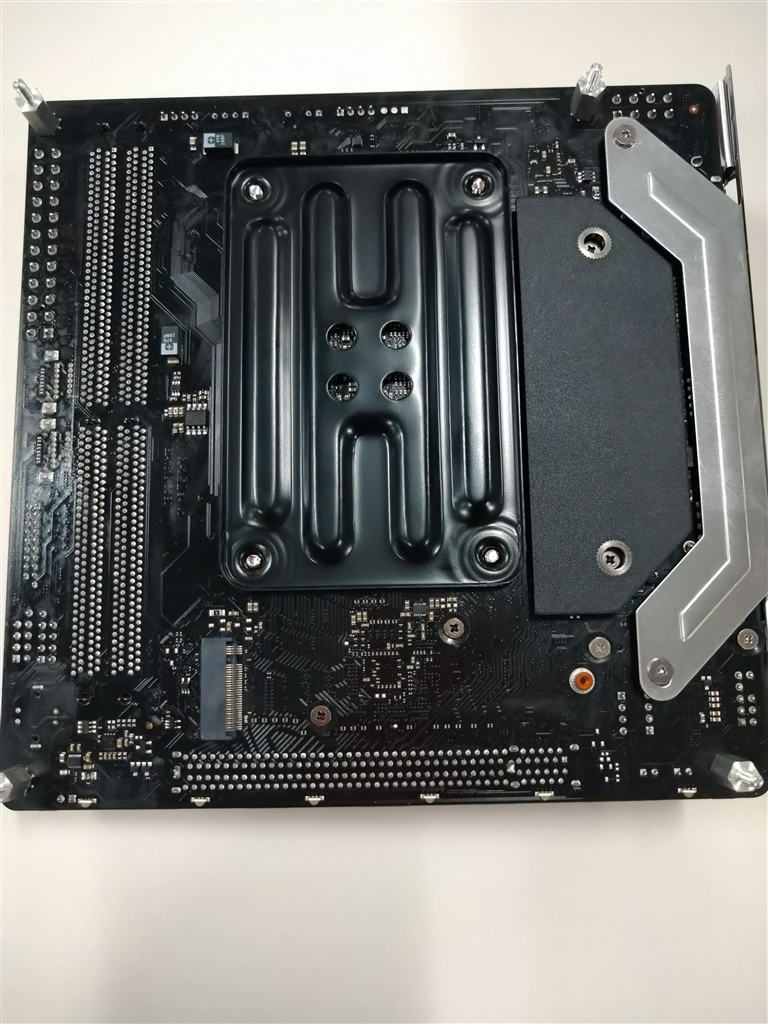 価格.com - 『裏』ASRock B550 Phantom Gaming-ITX/ax txracingさんの