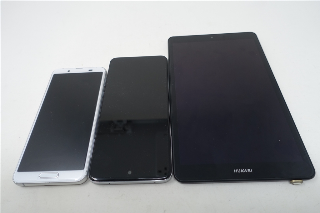価格 Com 左から5 5インチスマホ 当機 8インチタブレット Xiaomi Redmi Note 9s 128gb Simフリー グレイシャーホワイト ジェーニオさんのレビュー 評価投稿画像 写真 動画の再生で26時間の驚異的なバッテリー持ち