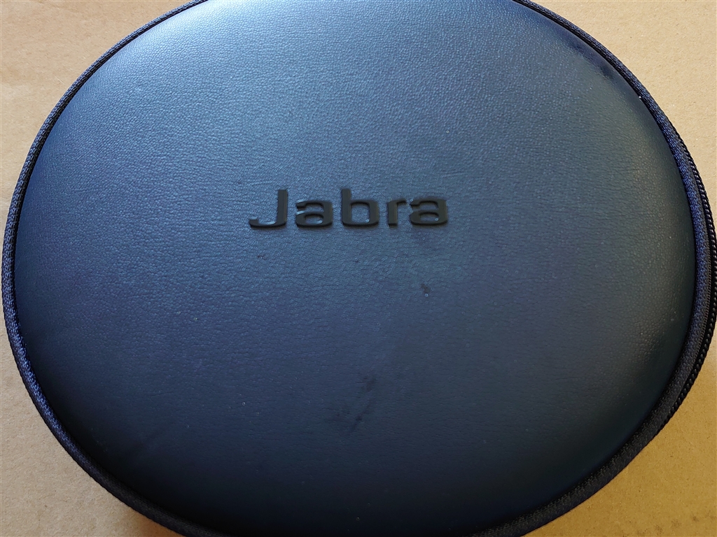 価格.com - 『加水分解が若干心配な専用ケース』Jabra Elite 85h [Navy