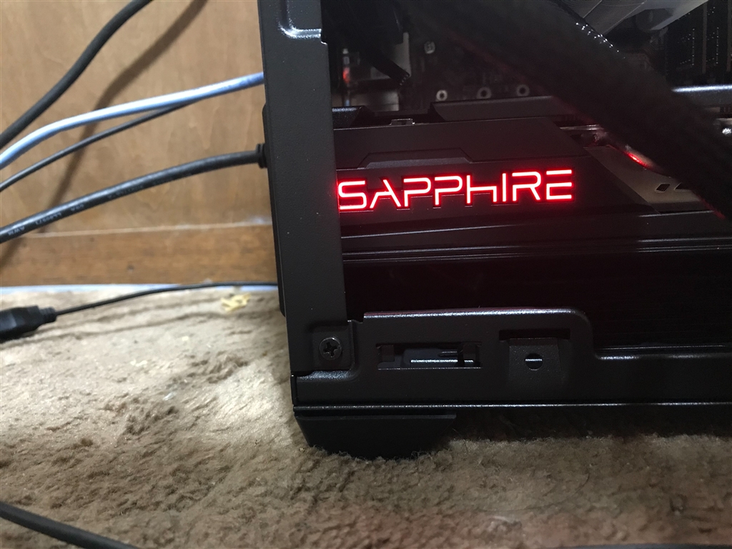 価格.com - 『赤く光るSAPPHIREランプ』SAPPHIRE PULSE RX 5600 XT 6G