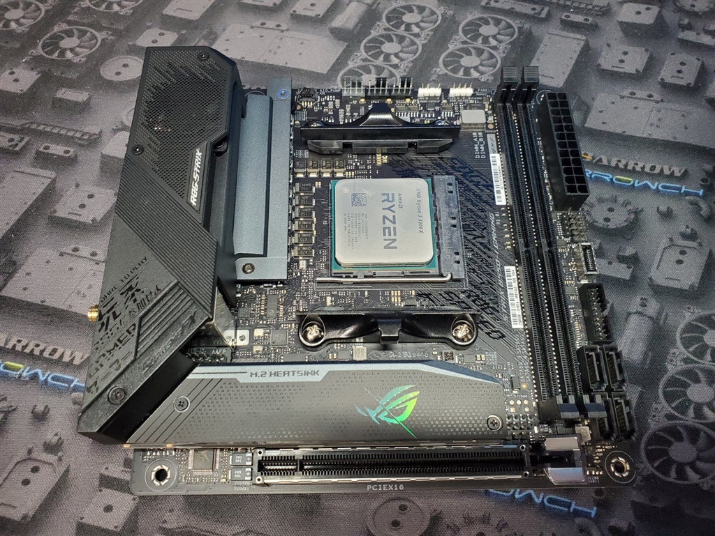 価格.com - 『ASUS ROG STRIX B550-I GAMING』ASUS ROG STRIX B550-I