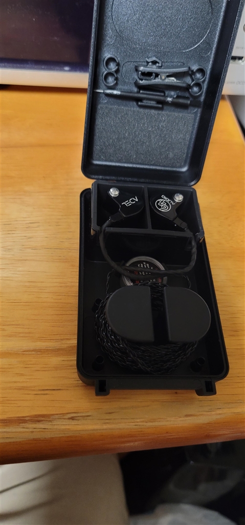 価格.com - 『ケースは秘密基地感があります』64 AUDIO ADEL U-Series