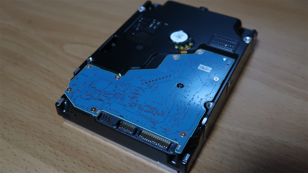 価格.com - 『外観②』東芝 MG08ACA16TE [16TB SATA600 7200