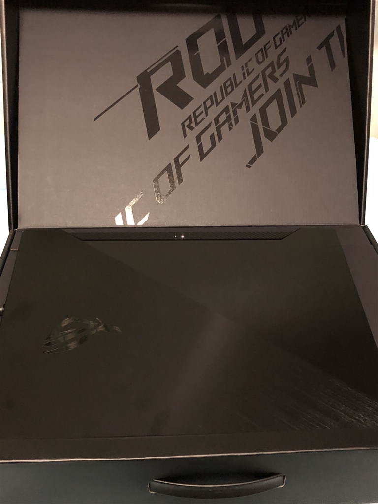 価格.com - 『天板はメタリック調』ASUS ROG Zephyrus G15 GA502IU GA502IU-R7G1660TI  かんたむMK-2さんのレビュー・評価投稿画像・写真「特筆すべきは、納期/グラフィック性能/持ち運びやすさ」[568066]