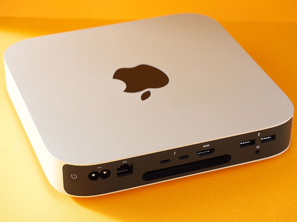 価格.com - 『背面に備わる電源ボタンと端子類』Apple Mac mini MGNT3J