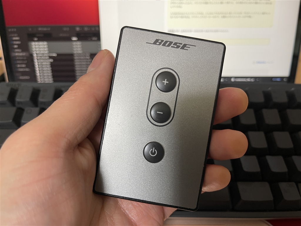 価格.com - 『リモコン。音量と電源のみのシンプル設計。』Bose M2