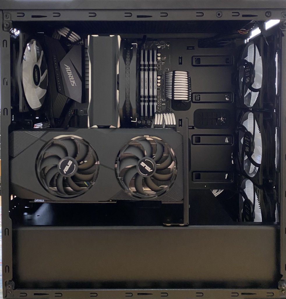 Carte Mère AORUS B550 Elite (rev. 1.0) - ATX, Socket AM4 - Pour Pièces / HS