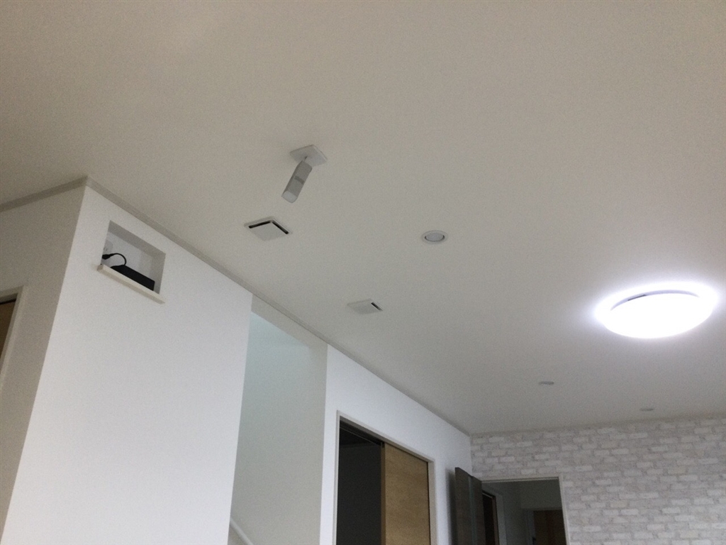 価格.com - 『左スピーカー ワイヤレスユニットはニッチへ』Bose