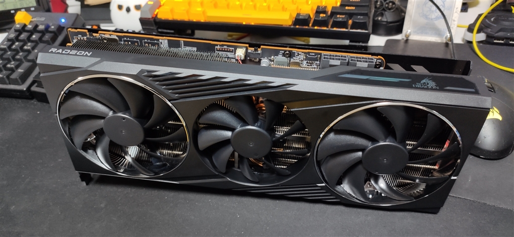 玄人志向　RED DRAGON AMD RX6800XT 16GB 価格.com - 『外観1』玄人志向 RD-RX6800XT-E16GB/TP [PCIExp 16GB