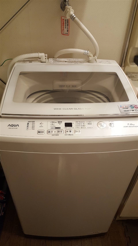 価格.com - 『洗濯機の据付け状況です。蓋をあけてもラックに
