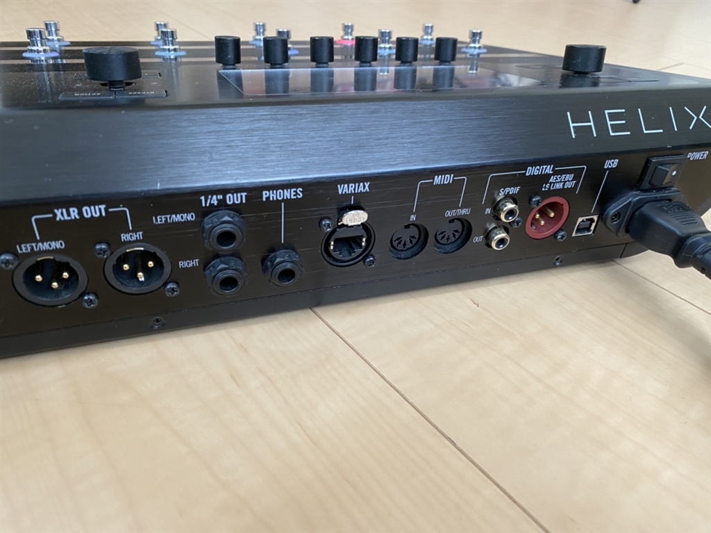 価格.com - 『豊富な入出力端子(その2)』LINE6 Helix Floor 阿部学さんのレビュー・評価投稿画像・写真「Line 6 のフラッグシップ機！」[587432]