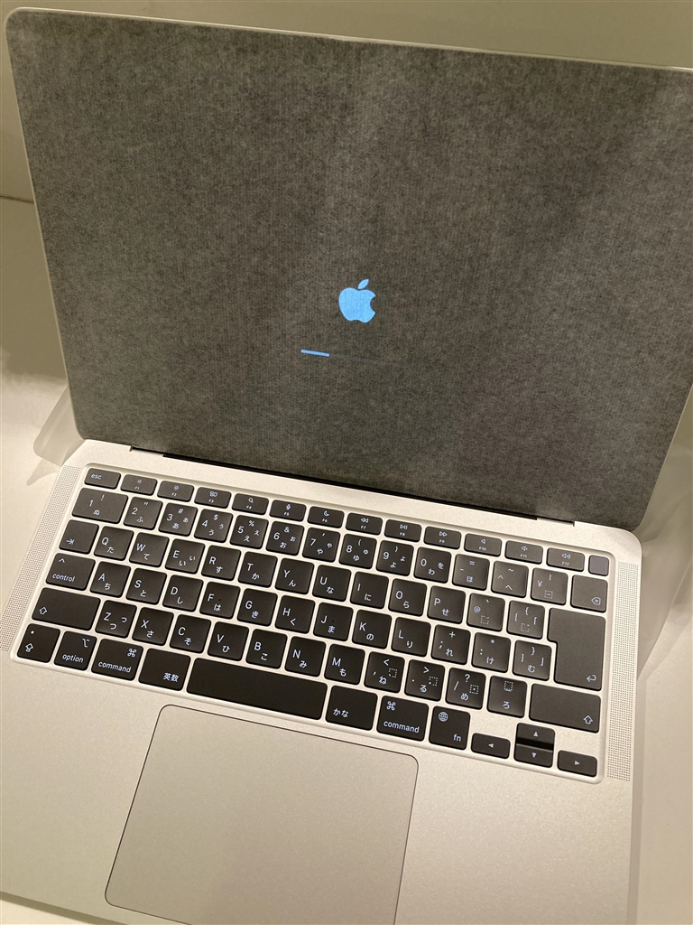 価格.com - 『シルバーを選びました。』Apple MacBook Air Retina