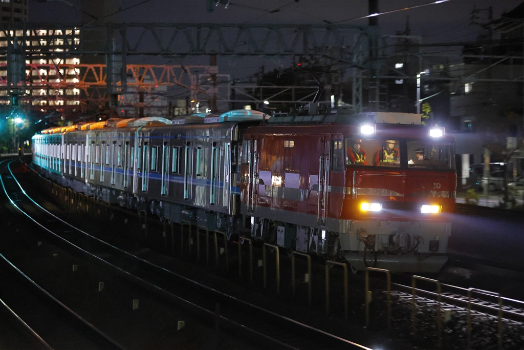 価格.com - 『高感度性能はもう少し頑張って欲しかった』CANON EOS-1D