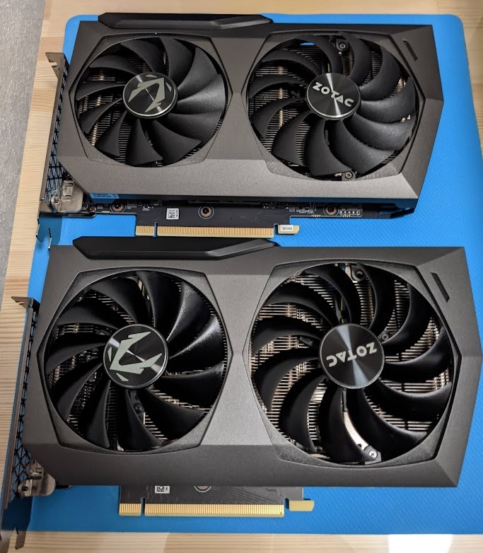 価格.com - 『なんかファンの色が違う？？下がLHR。』ZOTAC GAMING 