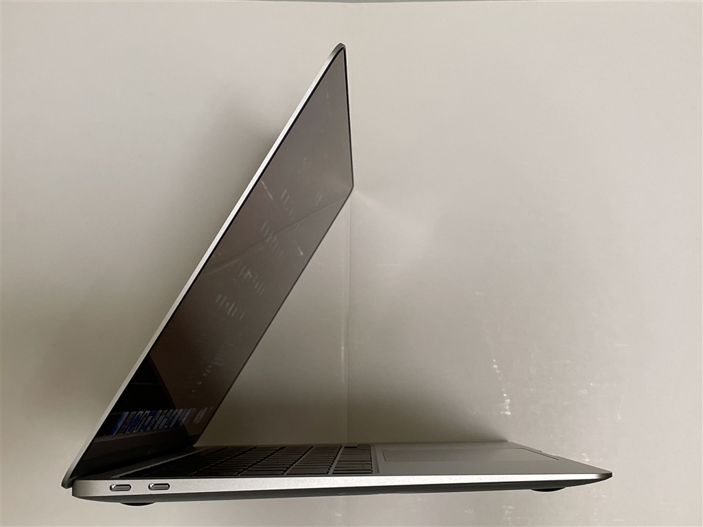 価格.com - Apple MacBook Air Retinaディスプレイ 13.3 MGN93J/A [シルバー]  すぽじさんのレビュー・評価投稿画像・写真「ファンレスでも快適でバランスが良い」[603511]