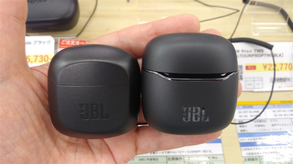 価格.com - 『JBL CLUB PRO+ TWSとJBL TOUR PRO+ TWSのバッテリー