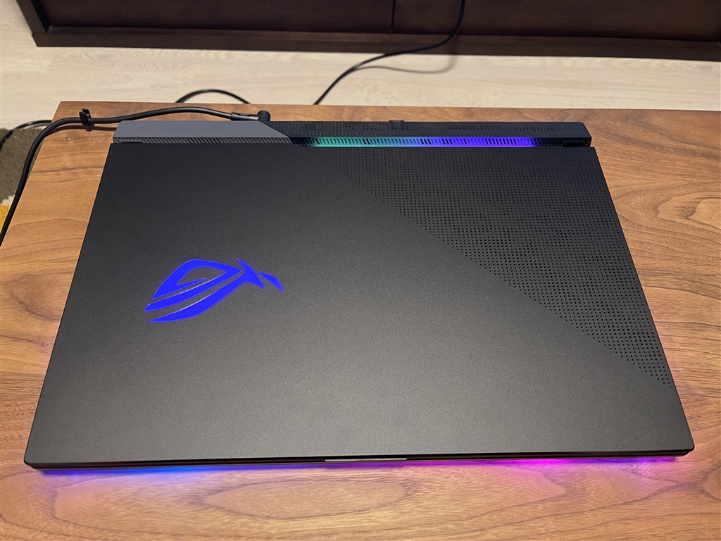 価格.com - 『天板材質はアルミ』ASUS ROG Strix SCAR 17 G733QS 