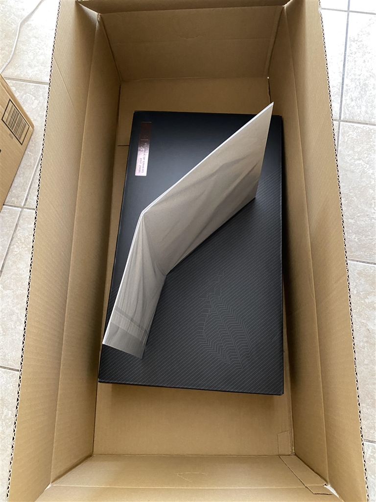 価格.com - 『最悪の梱包』ASUS ROG Flow X13 GV301QE GV301QE 