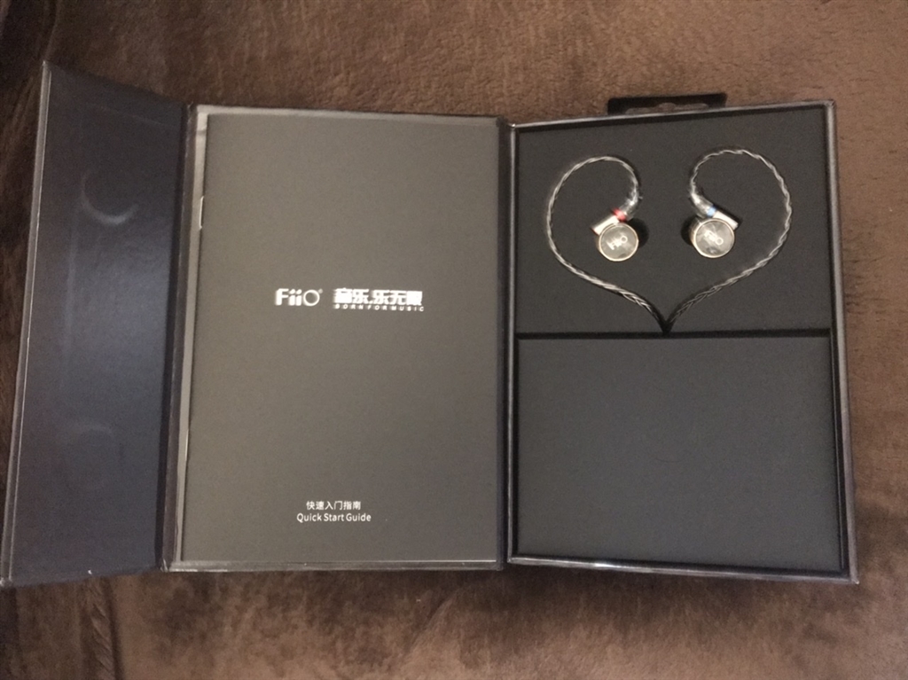 価格.com - 『開封。』FiiO FD3 Pro FIO-IEM-FD3PRO xuqnkhebさんのレビュー・評価投稿画像・写真「カッコ良く  美音で素敵。2.5mmバランス接続が有難し。」[609308]