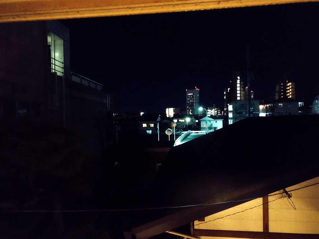 価格 Com 実際に撮った夜景 ノイズが目立つ上に若干色が不自然な部分が目立つ Xiaomi Redmi Note 10 Je Xig02 Au クロームシルバー 彼方の雫さんのレビュー 評価投稿画像 写真 エントリーとは思えない日本仕様入り 6911