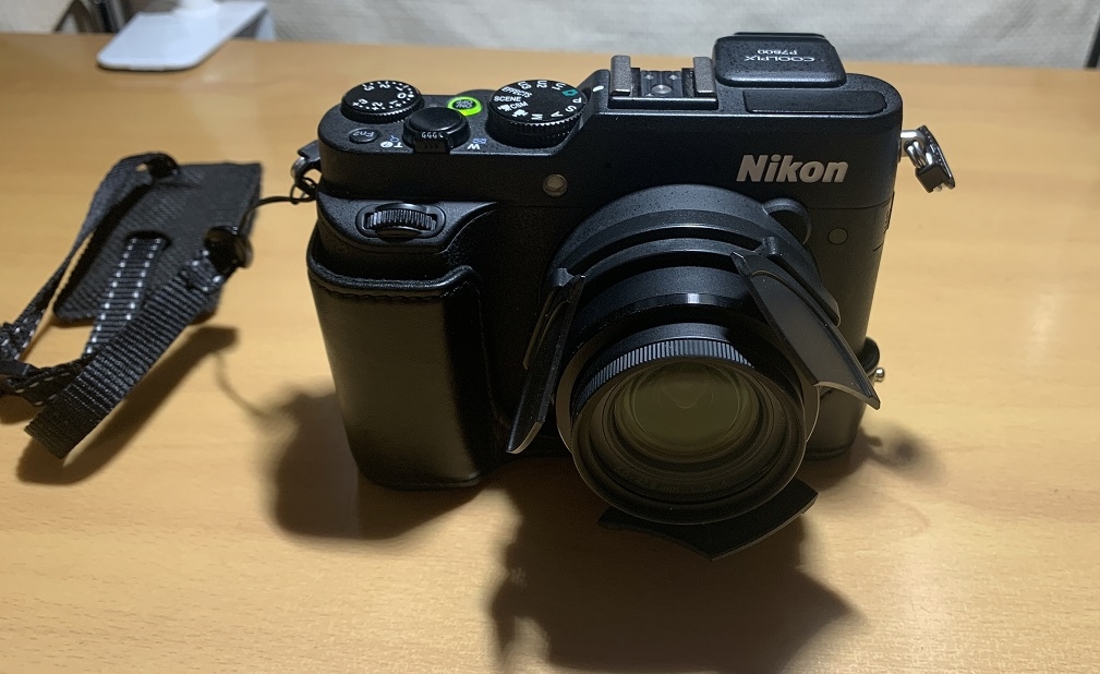 価格.com - 『レンズ起動時、カバーがフードの代わりになる。40.5mm