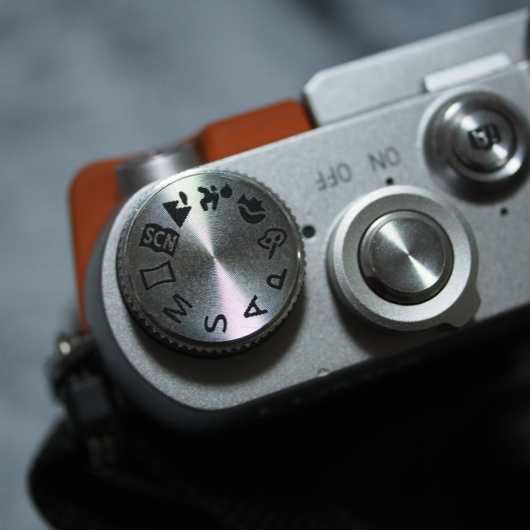 価格.com - 『Cモードはナシ』パナソニック LUMIX DMC-GF7W-T ダブル