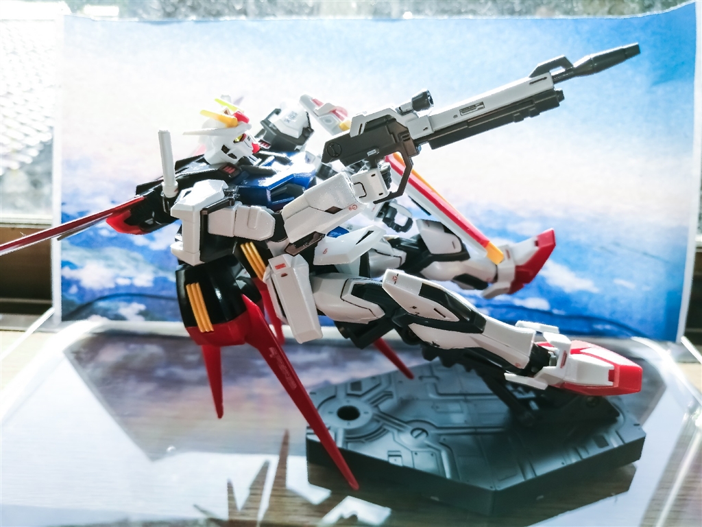 価格 Com アクションベース使用で空中戦 右側 Bandai Hg 1 144 機動戦士ガンダムseed エールストライクガンダム 14年2月 やおなさんのレビュー 評価投稿画像 写真 ストライクだけなら ｅｇで十分