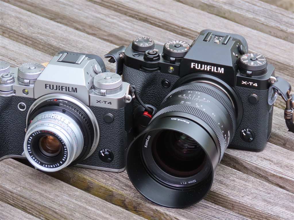 ＦＵＪＩＦＩＬＭ　Ｘ－Ｔ４　ＳＩＬＶＥＲ