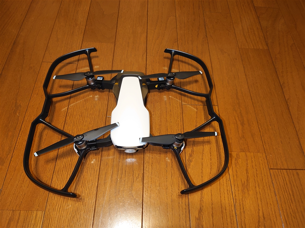 価格.com - 『プロペラガードを付けたDJI Mavic Air』DJI Mavic Air Fly More コンボ [アークティックホワイト]  よっちゃん写真館さんのレビュー・評価投稿画像・写真「リモートID非対応だが、障害物センサーで墜落リスクを大幅低減」[651200]