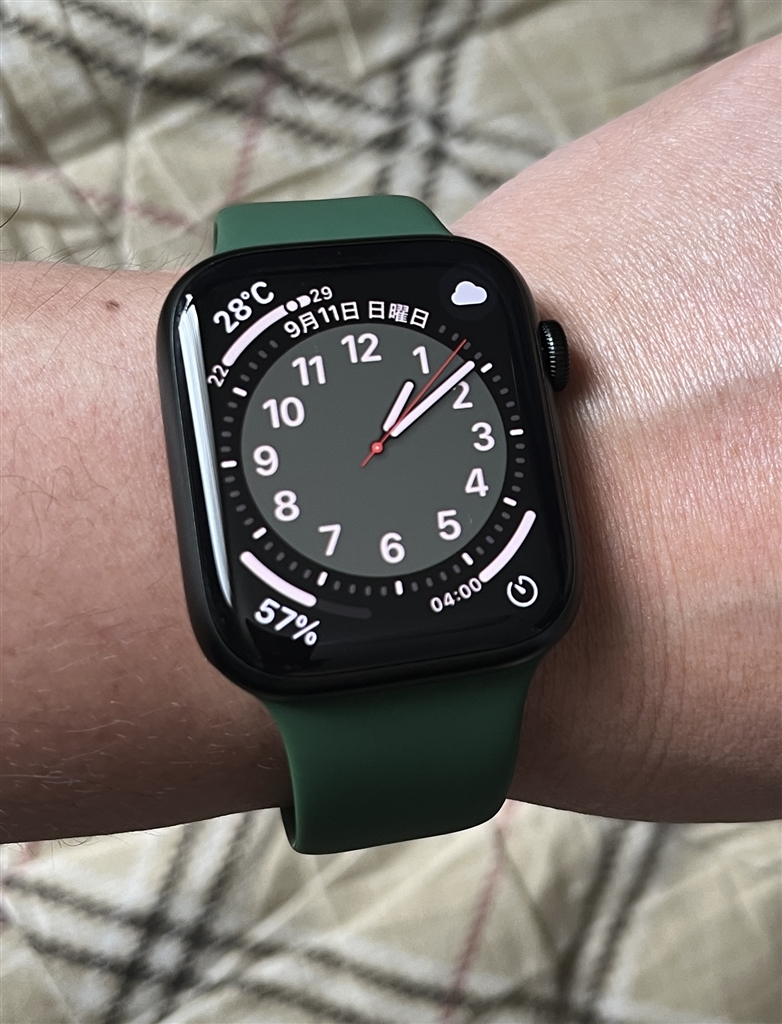 価格.com - 『緑だけど黒に見えます』Apple Watch Series 7 GPSモデル