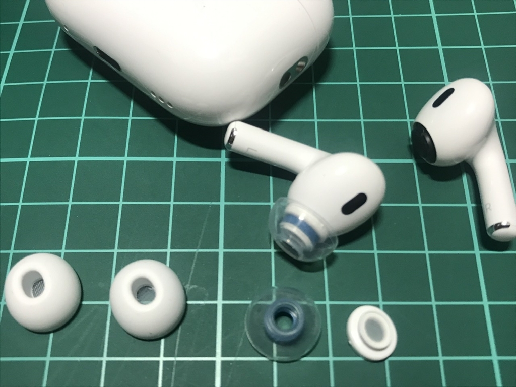 価格.com - 『イヤーチップを換えると 抜け感が良くなります。』Apple AirPods Pro 第2世代 MQD83J/A