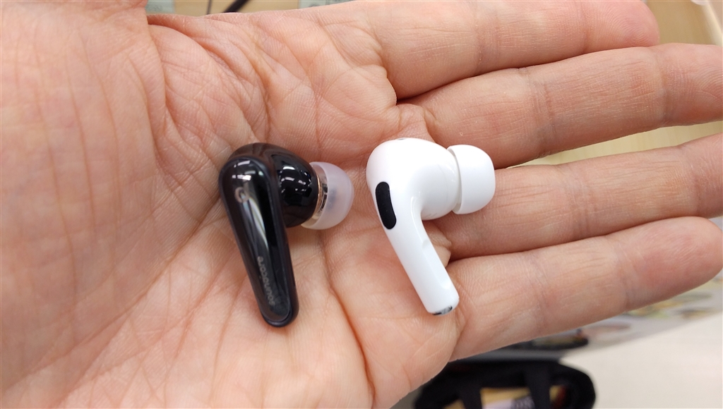 価格.com - 『Soundcore Liberty 4とAirPods Pro 2』ANKER Soundcore