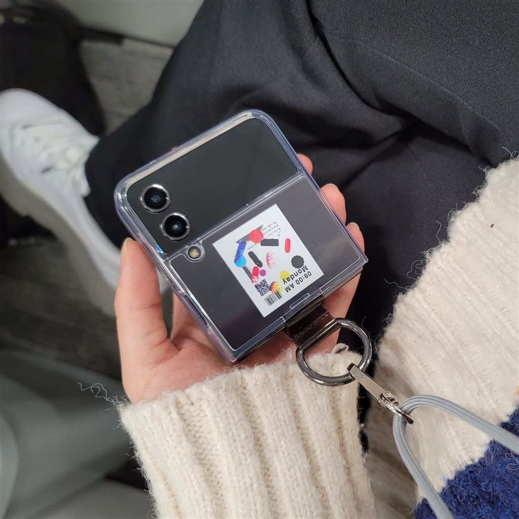 価格.com - 『ストラップにつけると可愛く持ち運べます！』サムスン 
