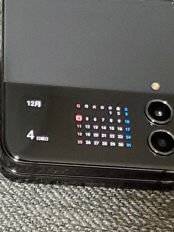 価格.com - サムスン Galaxy Z Flip4 SC-54C docomo [グラファイト] ガルマビザさんのレビュー・評価投稿画像