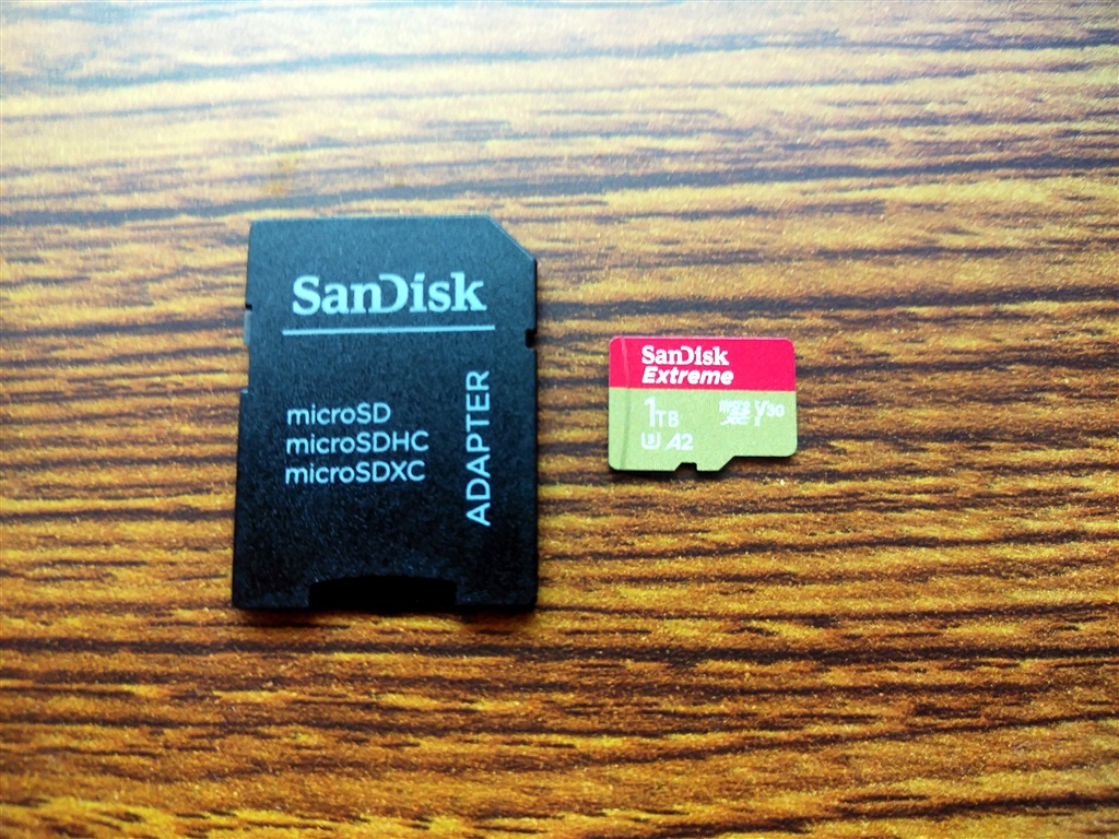 価格.com - 『本製品と付属のSDカードアダプタ』SANDISK SDSQXAV-1T00