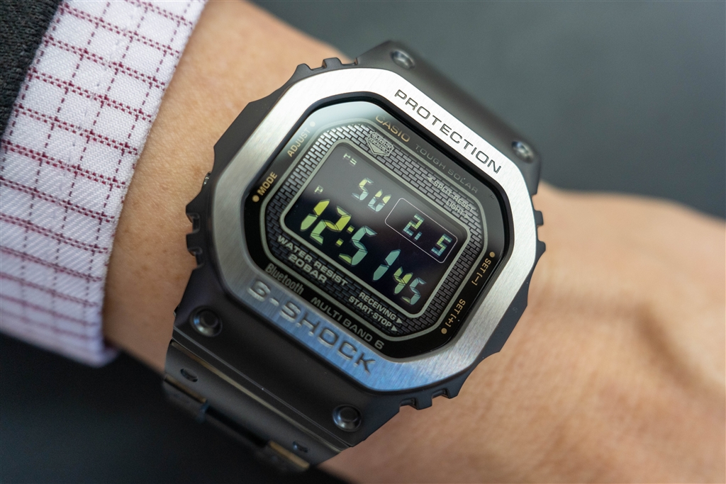 価格.com - 『スーツにも合います』カシオ G-SHOCK GMW-B5000MB-1JF  rt2012さんのレビュー・評価投稿画像・写真「チタン・ウレタン比は重いが、それを忘れるフィットとかっこよさ」[680212]